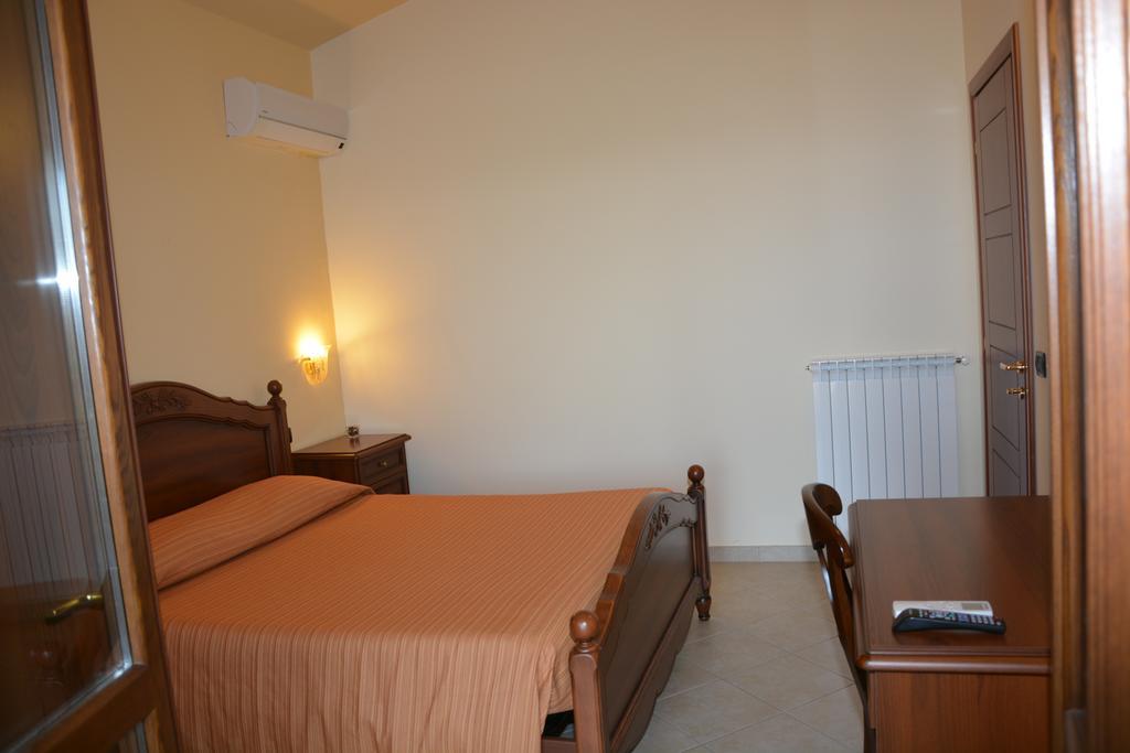 Pinus Rooms Benevento Exterior foto