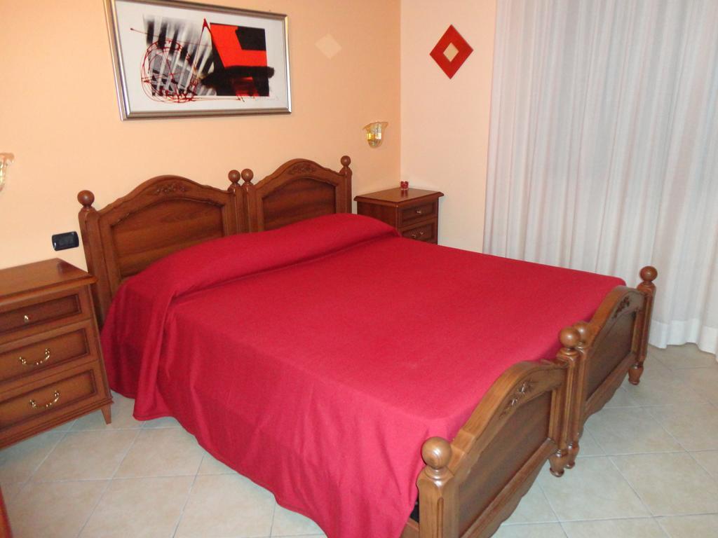 Pinus Rooms Benevento Cameră foto
